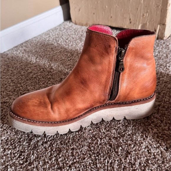 BED|STU Tan Ankle Boots with Distressed Leather and Chunky Sole - Picture 3 of 7